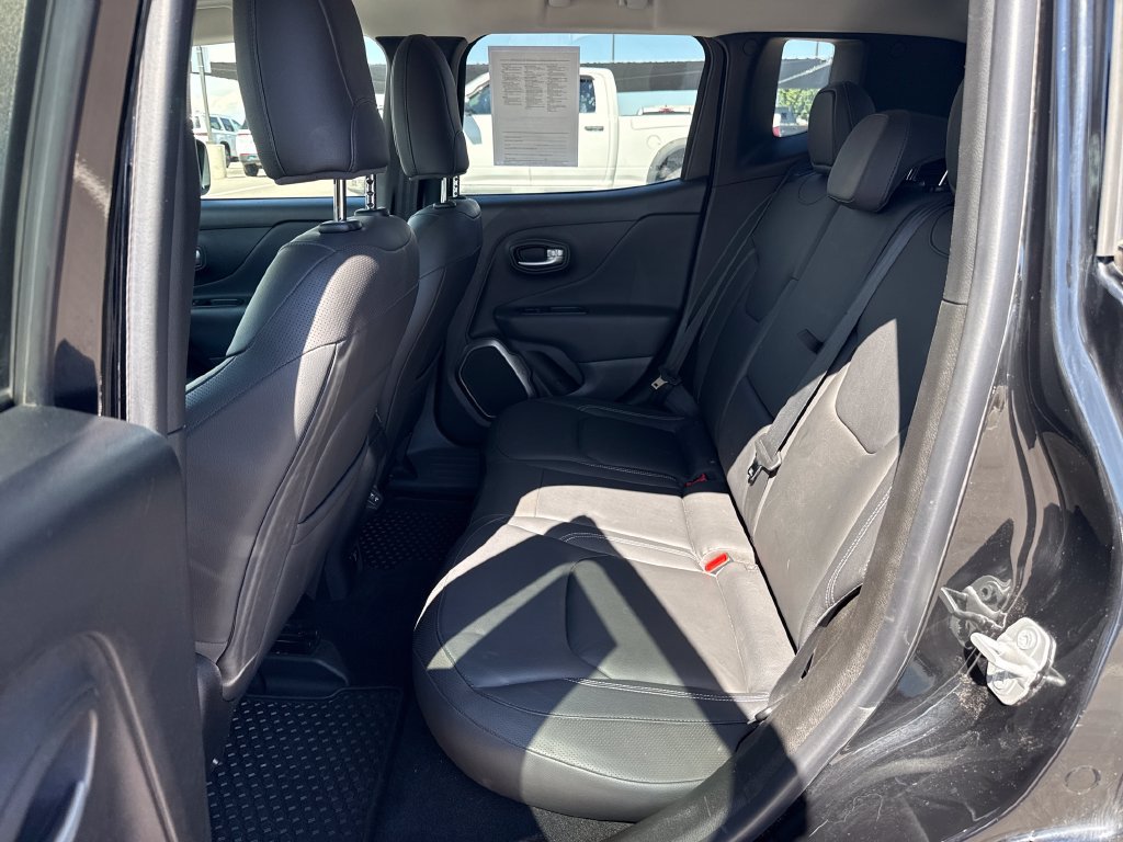 Used 2018 Jeep Renegade Limited w/ UConnect 8.4 Nav Group AWD/4WD image 25