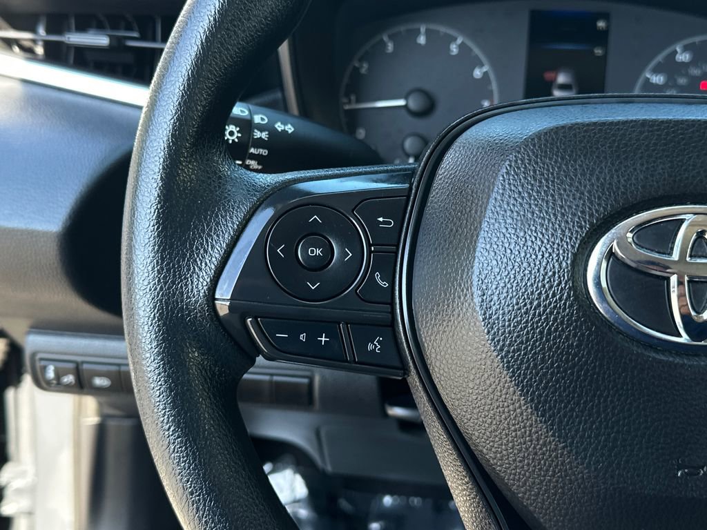 Used 2025 Toyota Corolla LE image 22