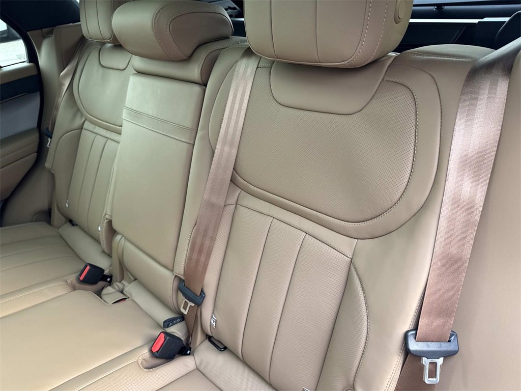 New 2026 Land Rover Range Rover Sport SE image 15