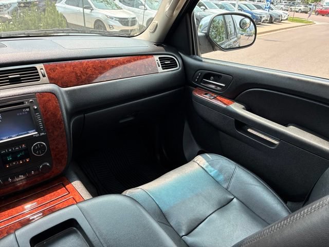 Used 2013 Chevrolet Avalanche LTZ AWD/4WD image 20