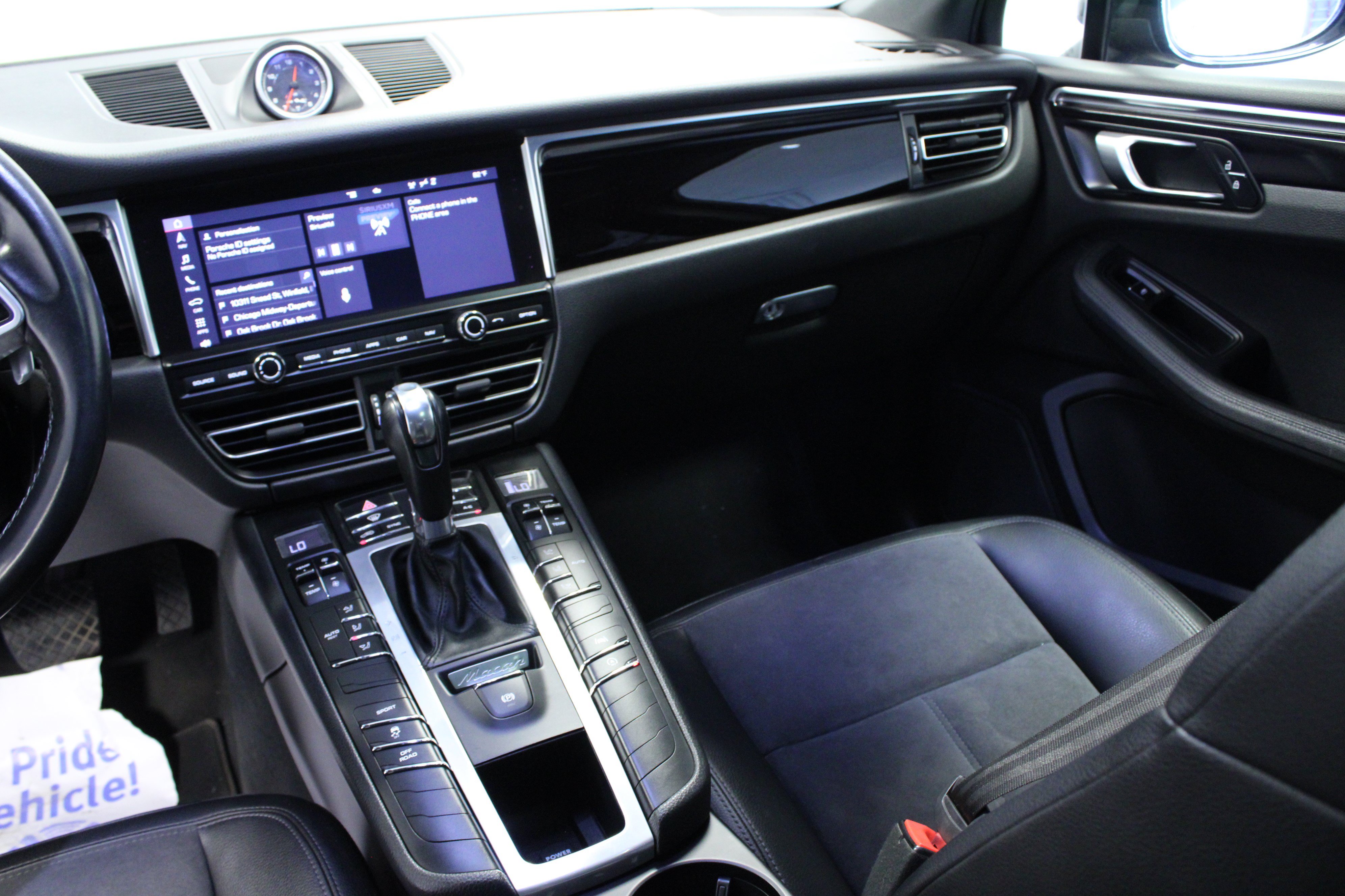 Used 2021 Porsche Macan AWD/4WD image 19