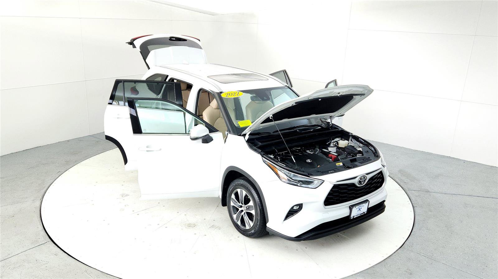 Used 2022 Toyota Highlander XLE image 17