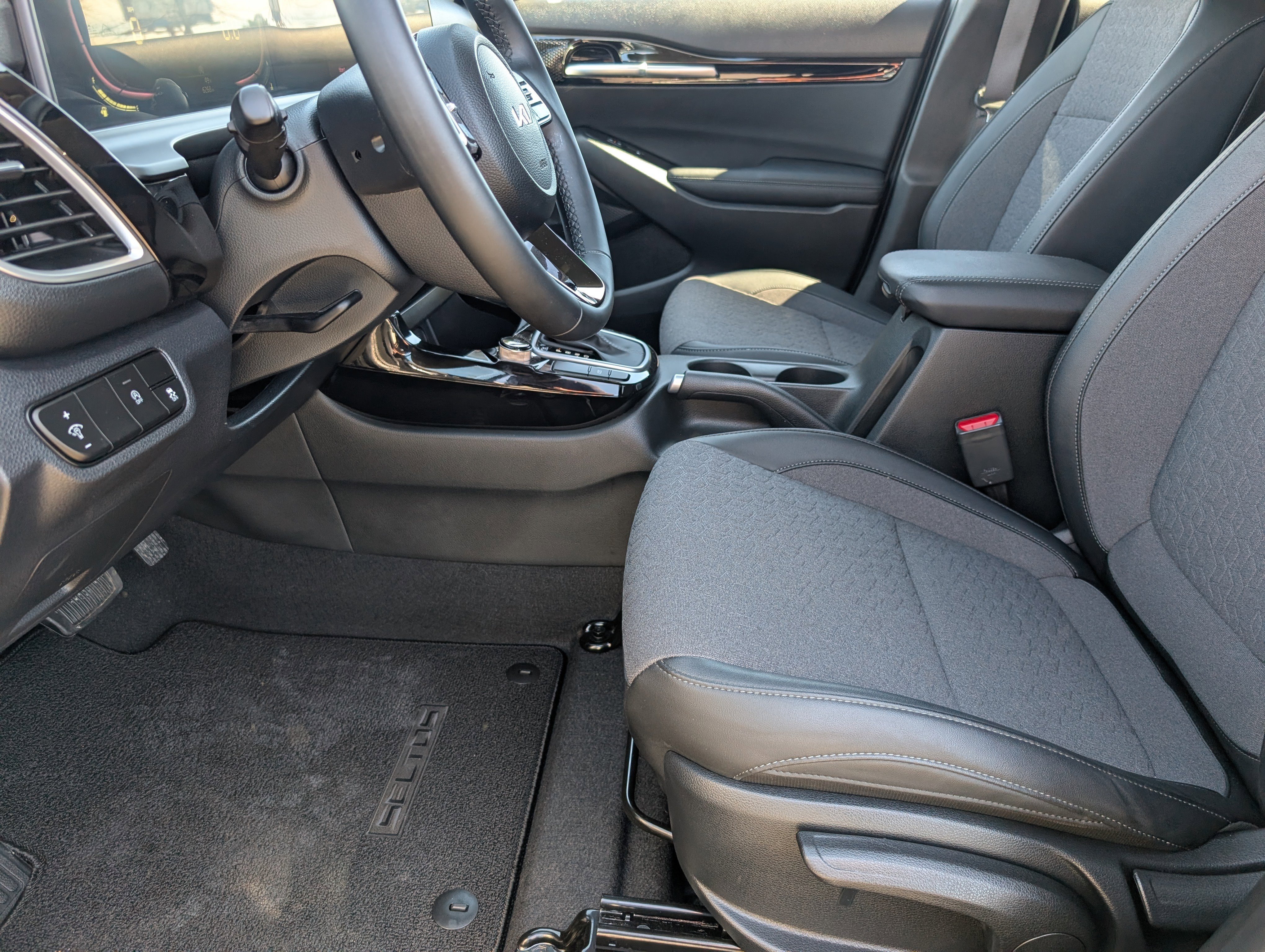 Used 2025 Kia Seltos S image 15