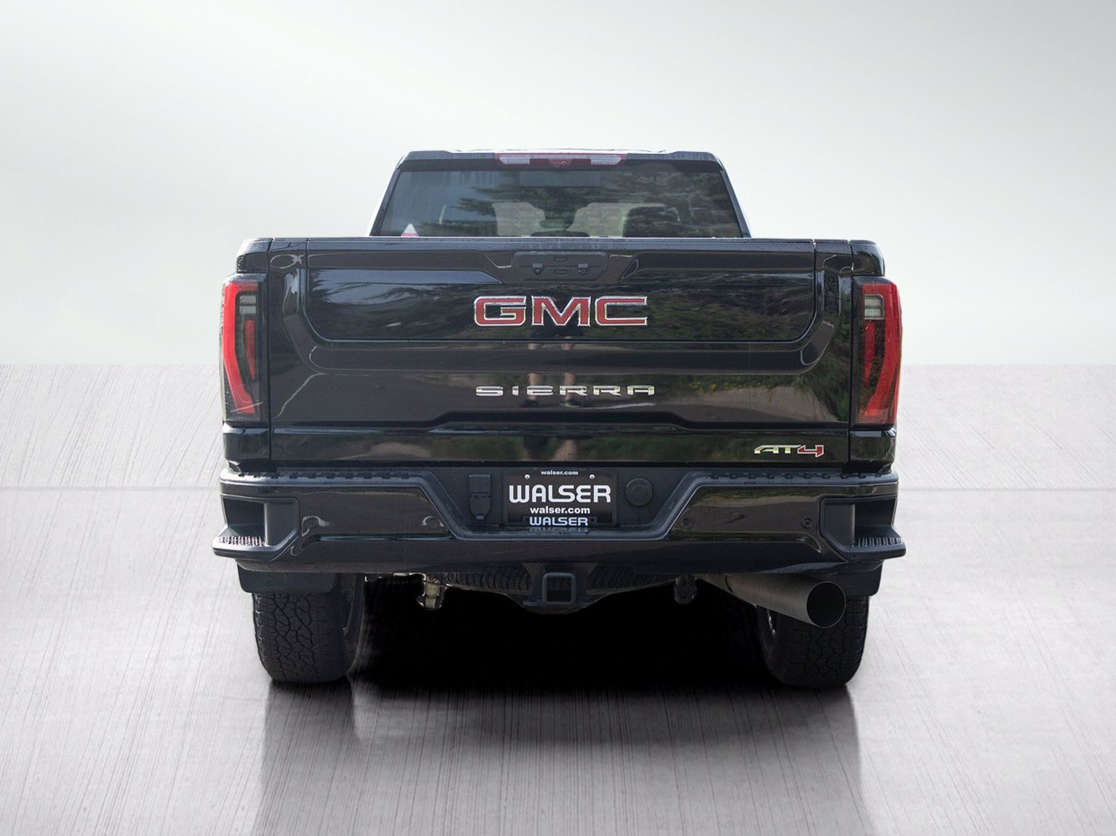 Used 2024 GMC Sierra 2500 AT4 w/ Technology Package AWD/4WD image 4