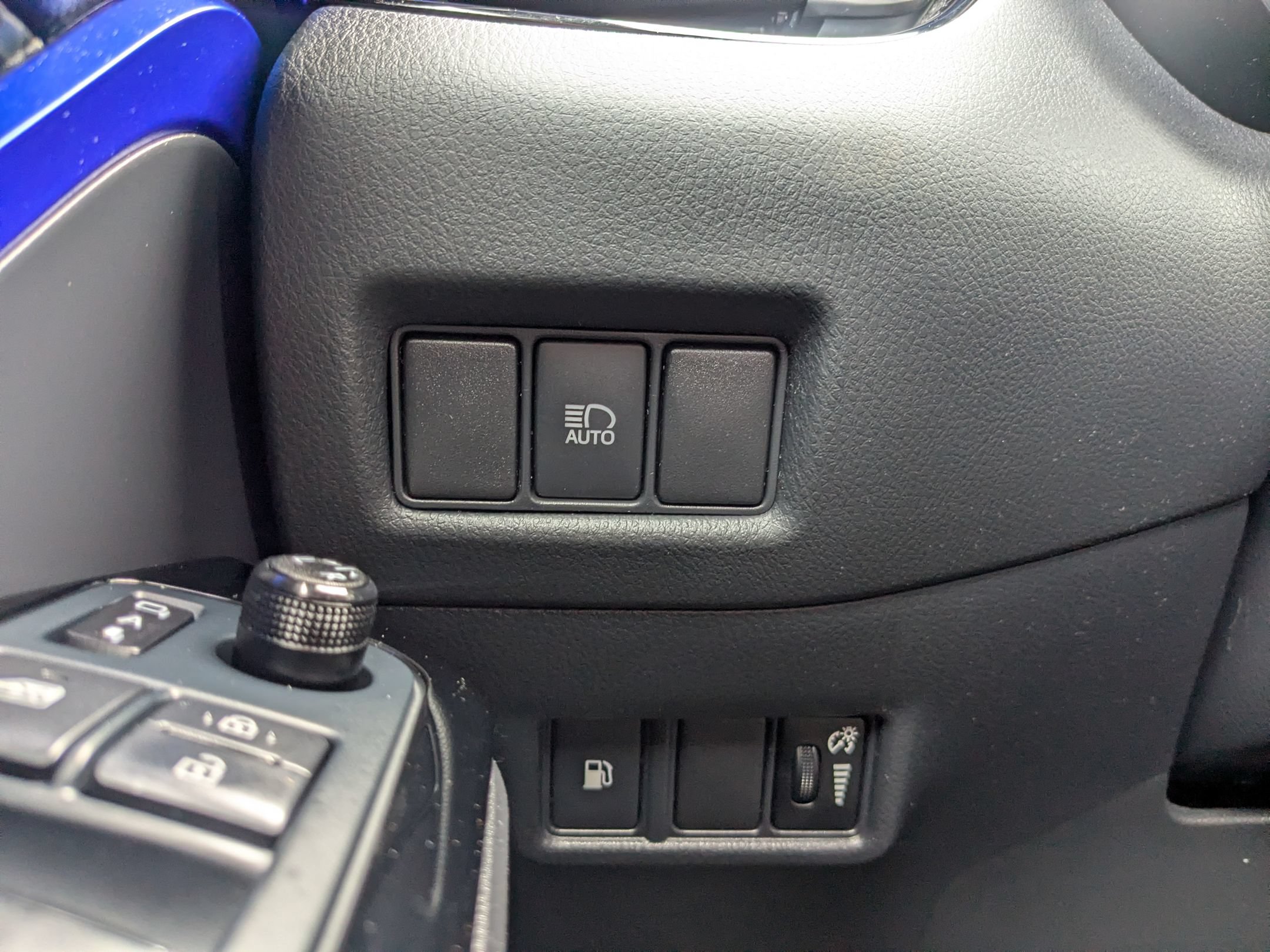 Used 2021 Toyota C-HR XLE FWD image 20