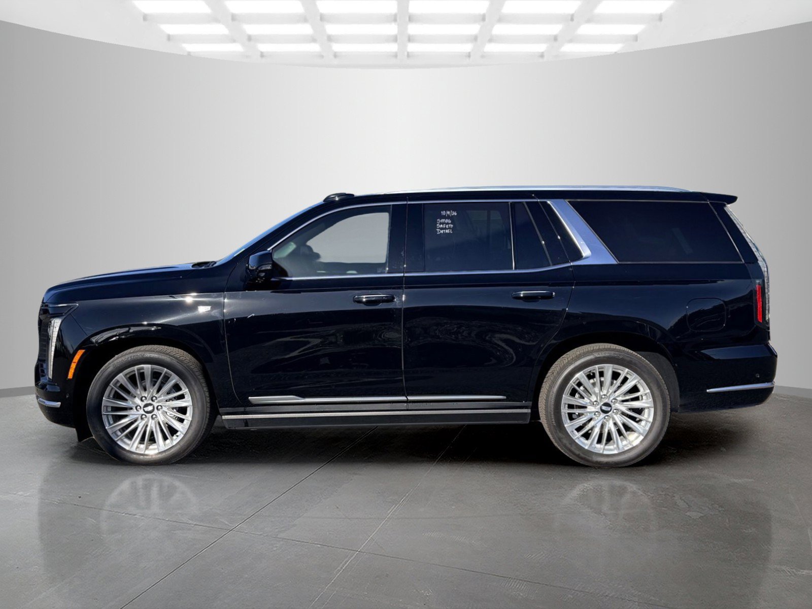 Used 2026 Cadillac Escalade Luxury w/ Touring Package AWD/4WD image 8