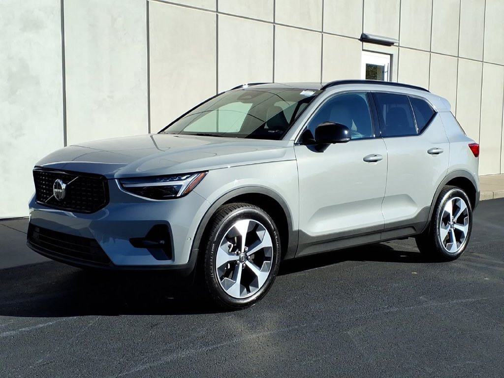 Certified 2024 Volvo XC40 B5 Plus