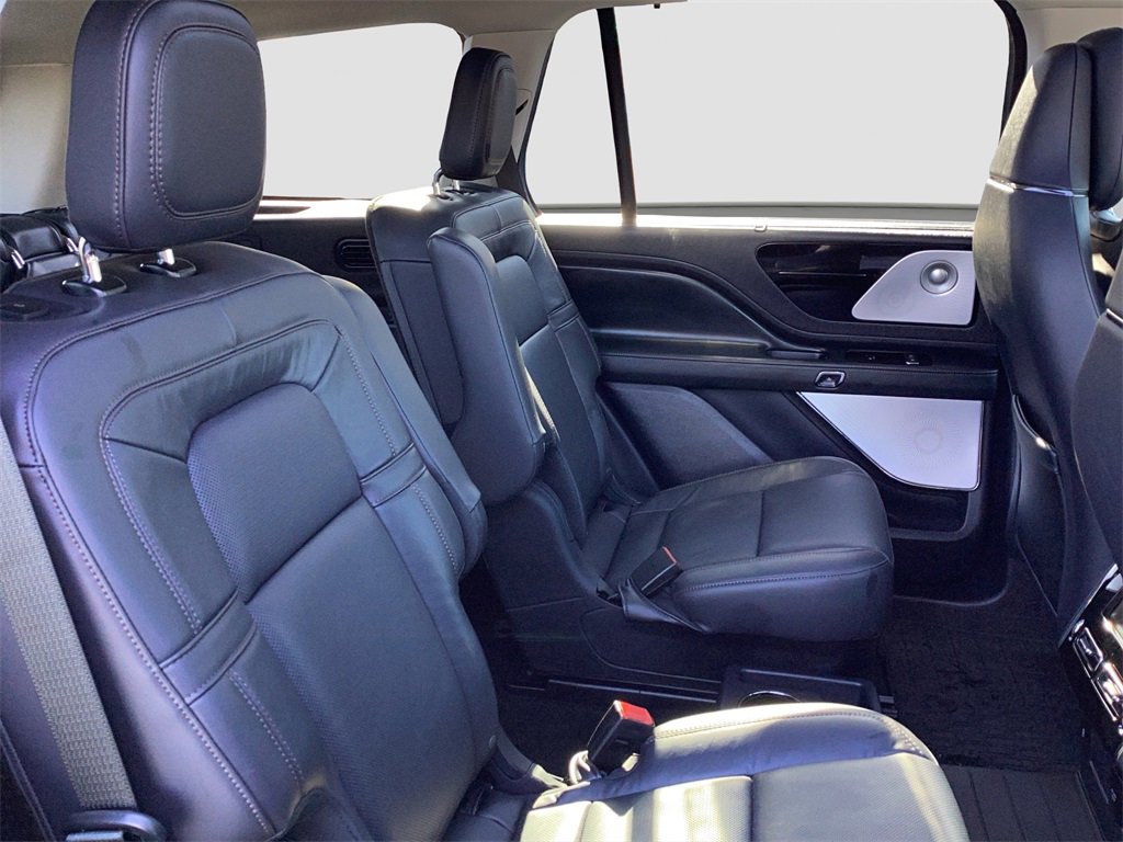 Used 2025 Lincoln Aviator Reserve w/ Equipment Group 201A image 19