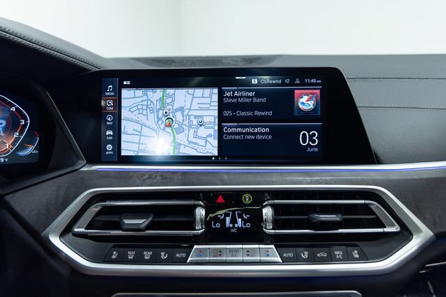 Used 2022 BMW X5 M50i AWD/4WD image 17