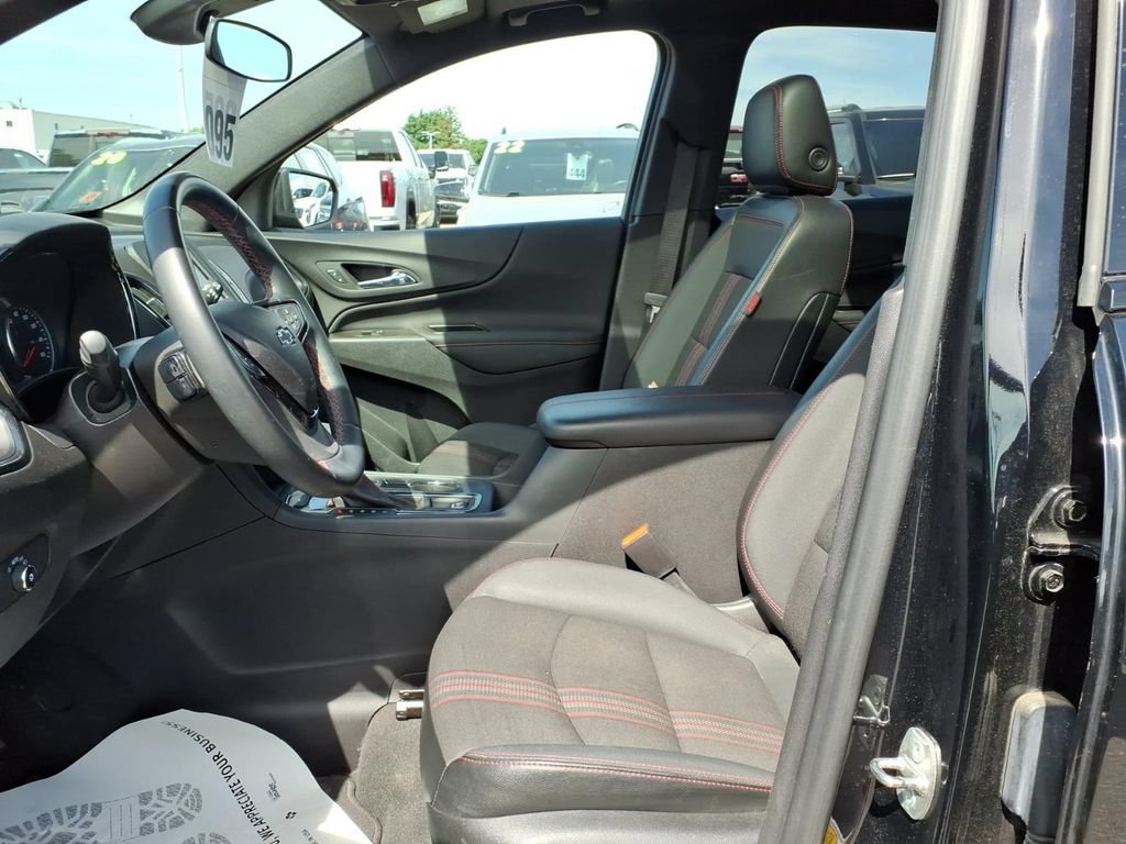 Used 2023 Chevrolet Equinox RS AWD/4WD image 12