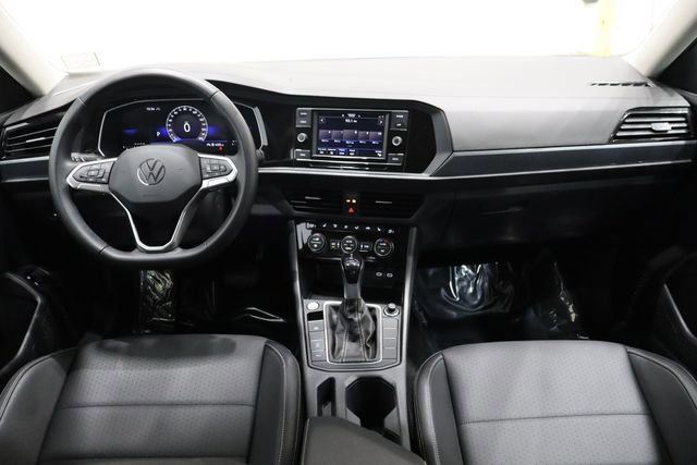 Used 2024 Volkswagen Jetta SE image 27