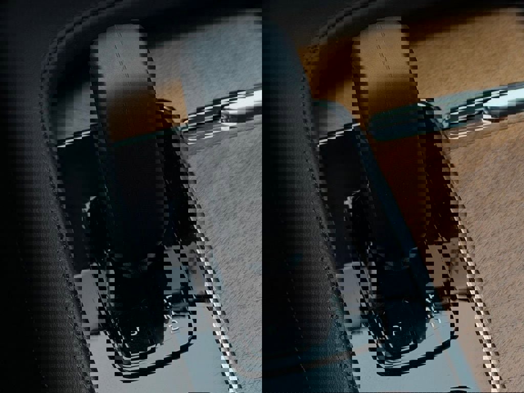 Used 2025 Volvo XC90 T8 Plus w/ Protection Package Premier image 18