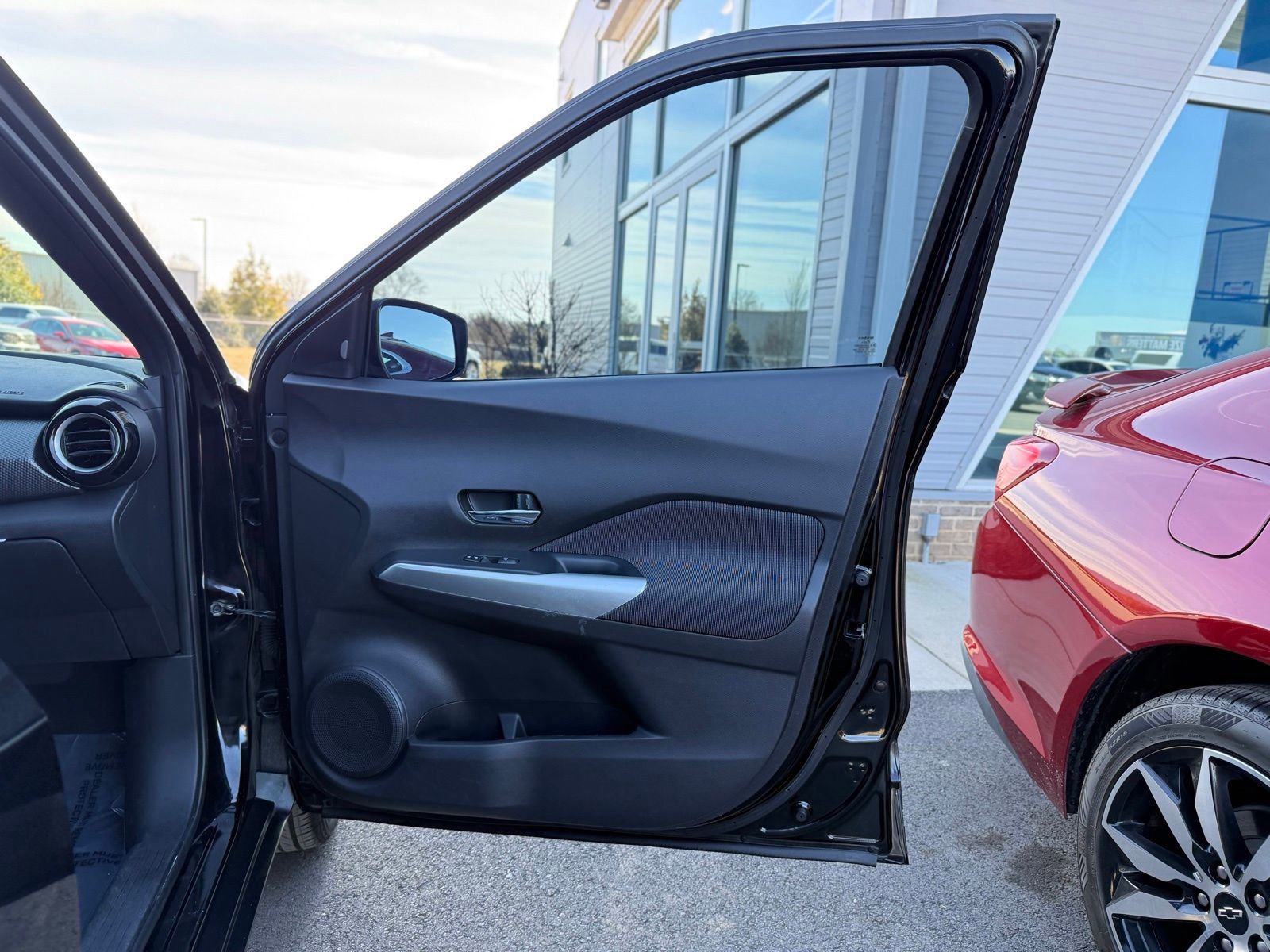 Used 2020 Nissan Kicks SV image 25