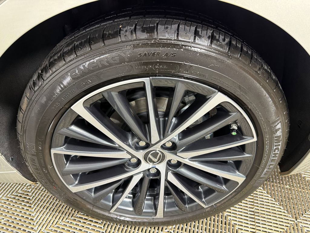 Used 2025 Lexus ES 300h w/ Premium Package image 21