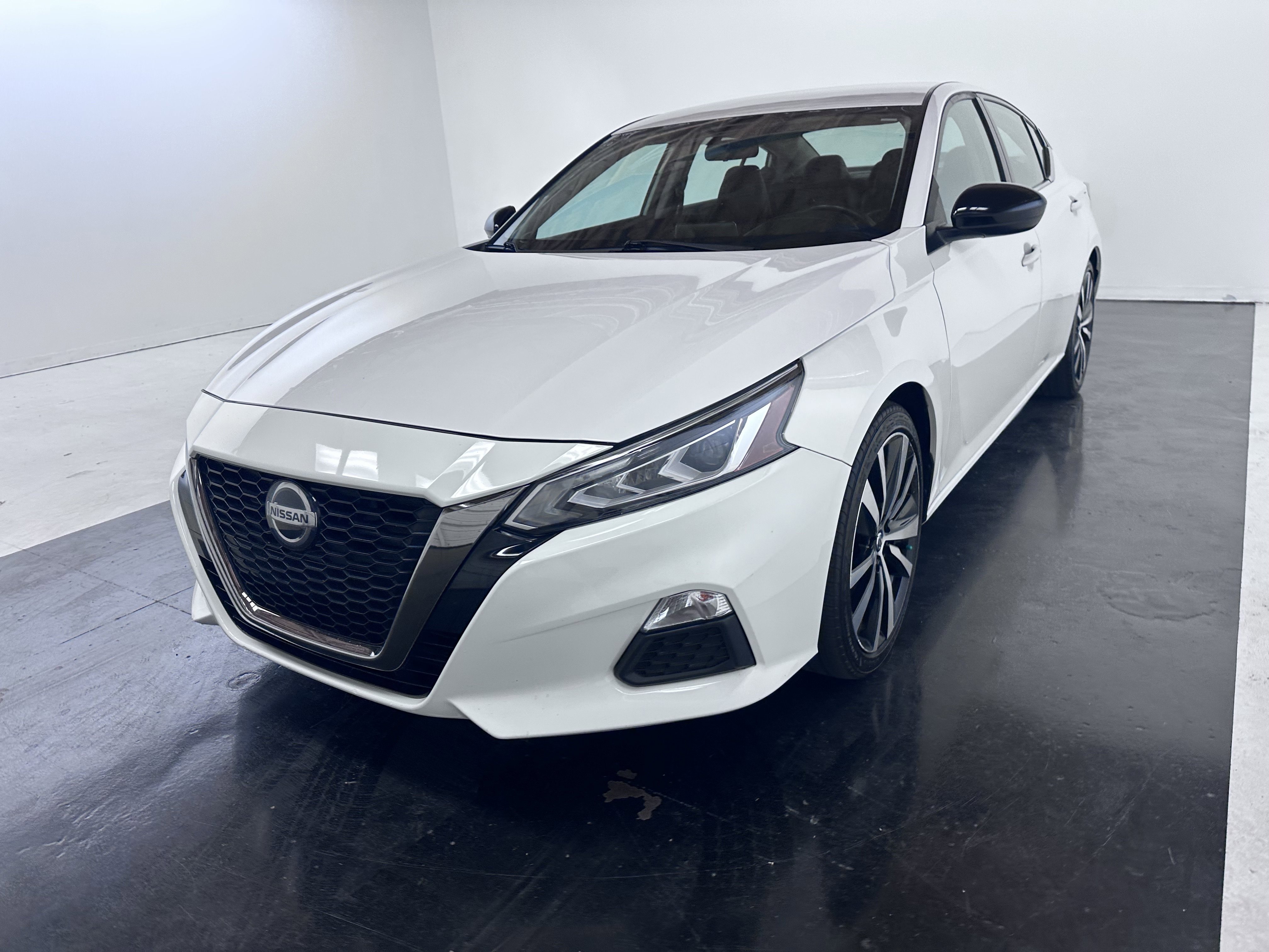 Used 2019 Nissan Altima 2.5 SR FWD image 6