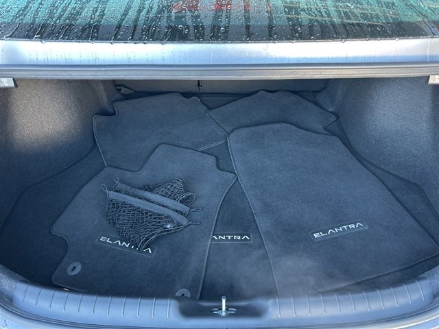 Used 2023 Hyundai Elantra Limited image 40