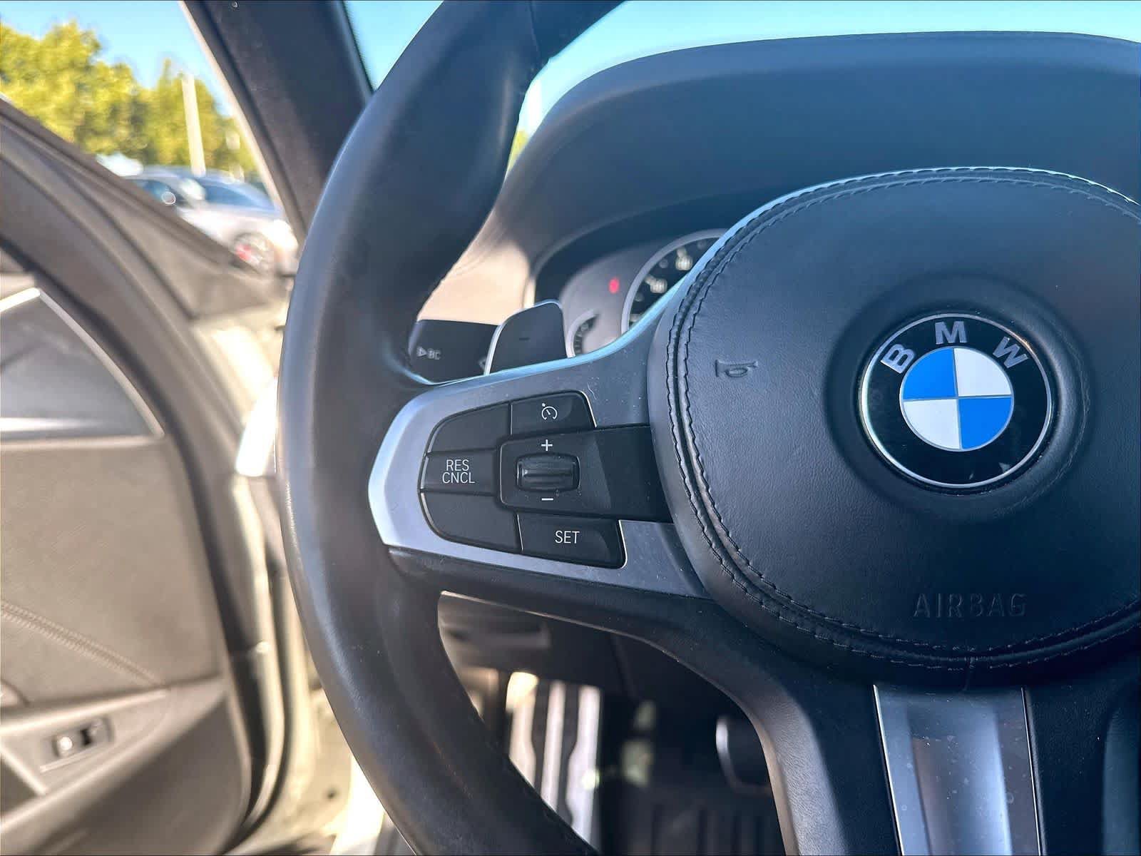 Used 2018 BMW 540i w/ M Sport Package RWD image 14