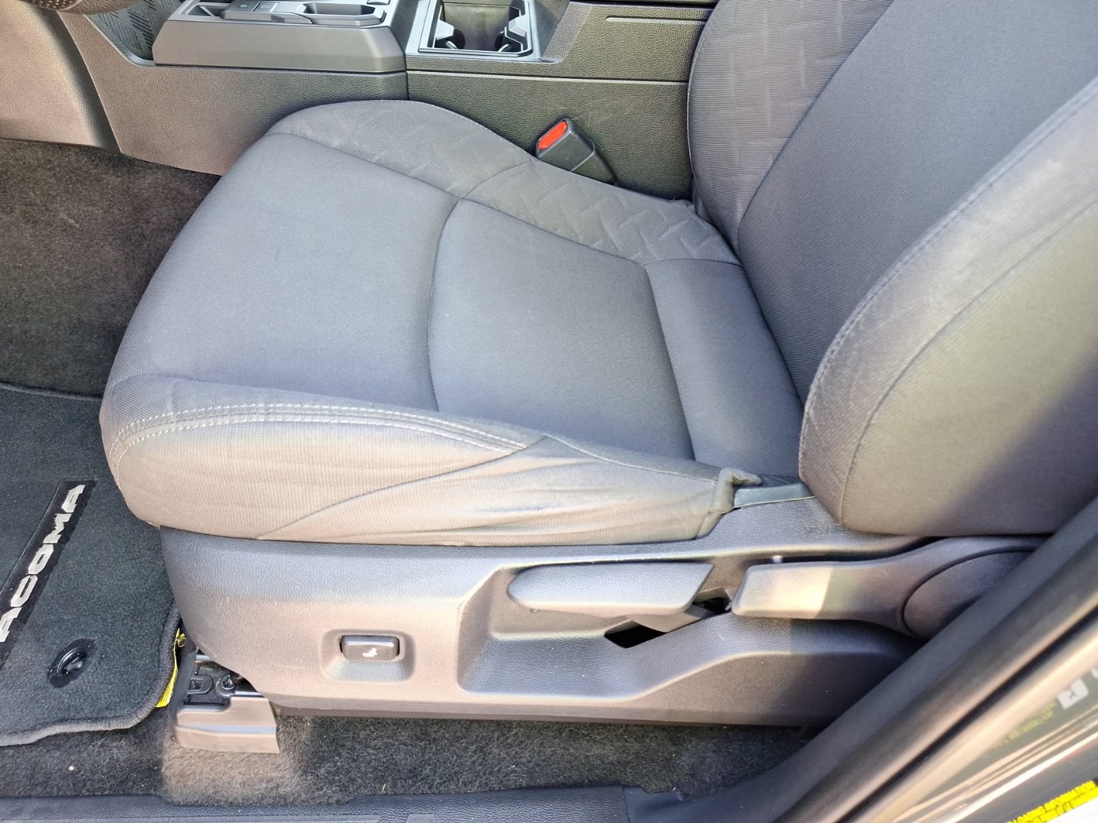 Used 2025 Toyota Tacoma SR RWD image 14