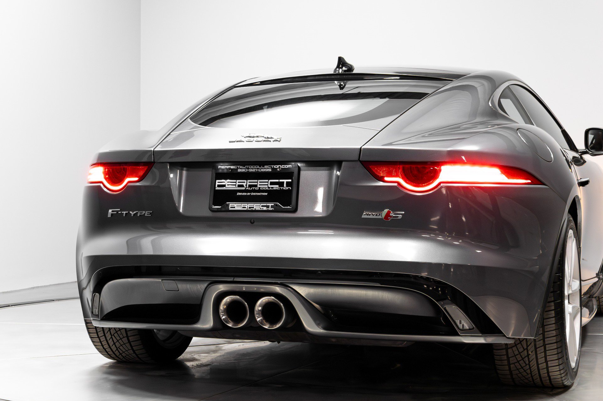 Used 2016 Jaguar F-TYPE S image 61