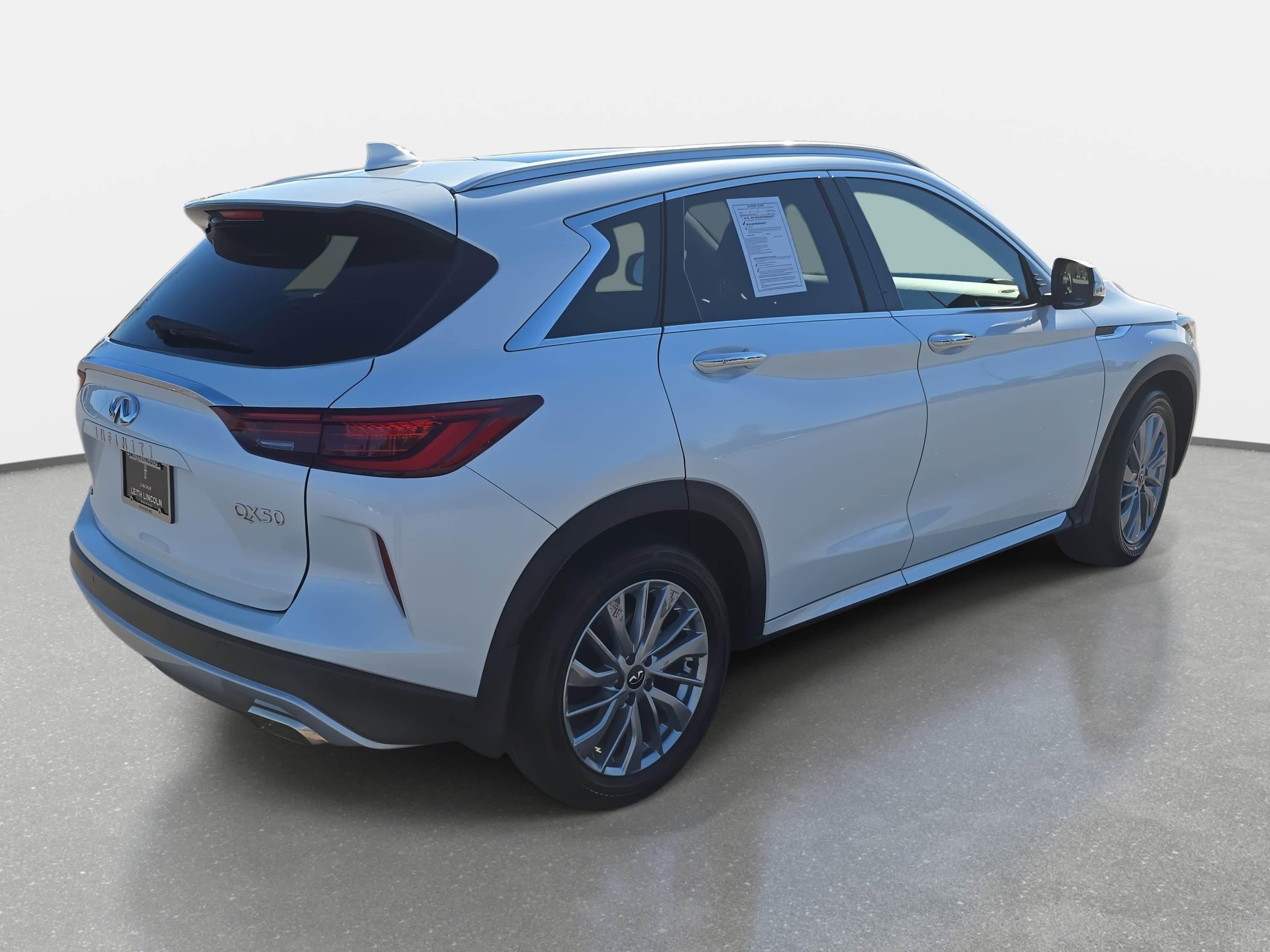 Used 2023 INFINITI QX50 Luxe image 5
