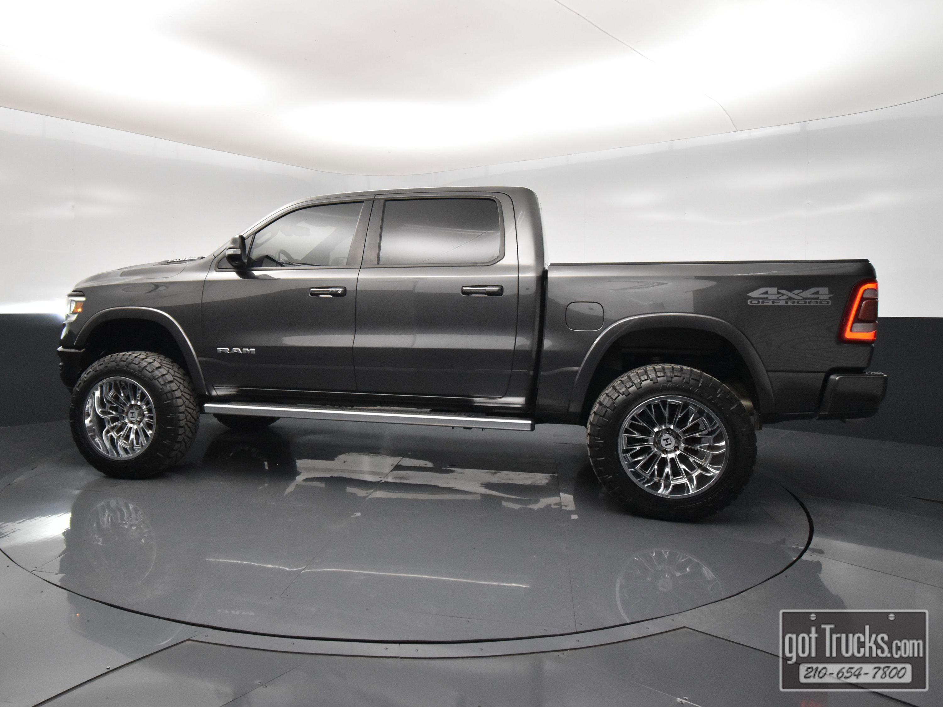 Used 2020 RAM 1500 Laramie w/ Sport Appearance Package AWD/4WD image 3