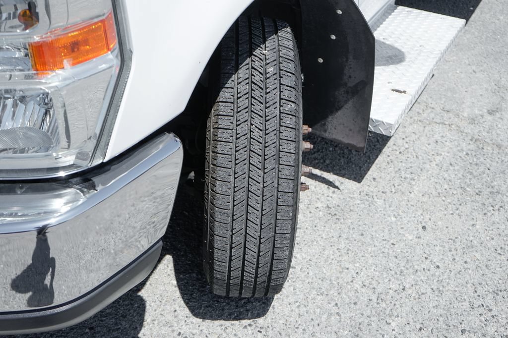 Used 2013 Ford E-450 and Econoline 450 Super Duty w/ Shuttle Bus Prep Pkg RWD image 43