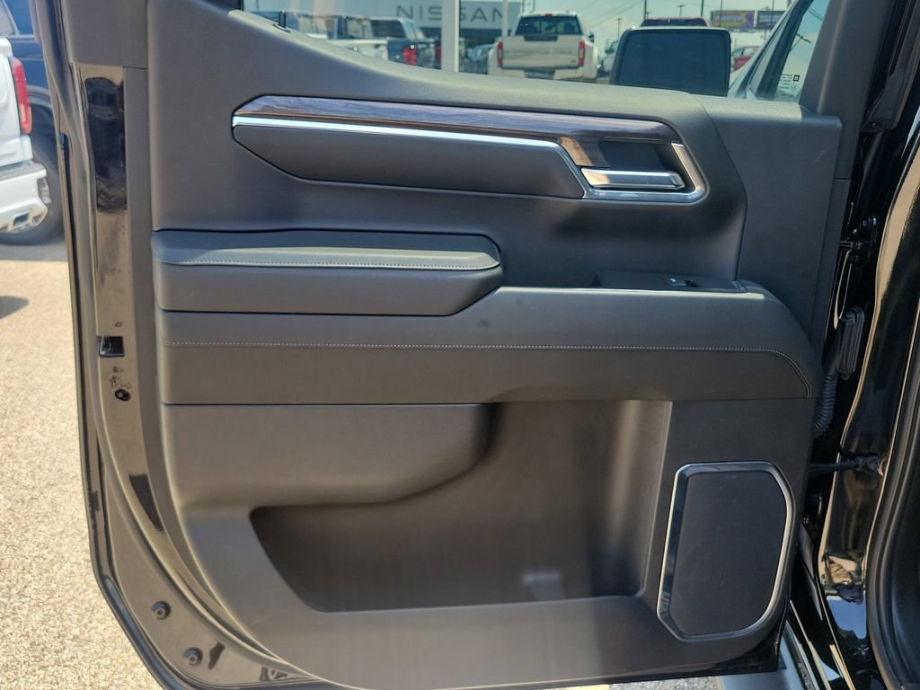 Used 2023 Chevrolet Silverado 1500 LTZ w/ Technology Package AWD/4WD image 14