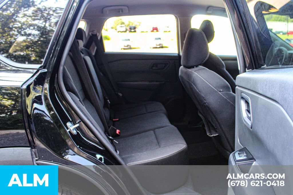 Used 2024 Nissan Rogue S AWD/4WD image 17