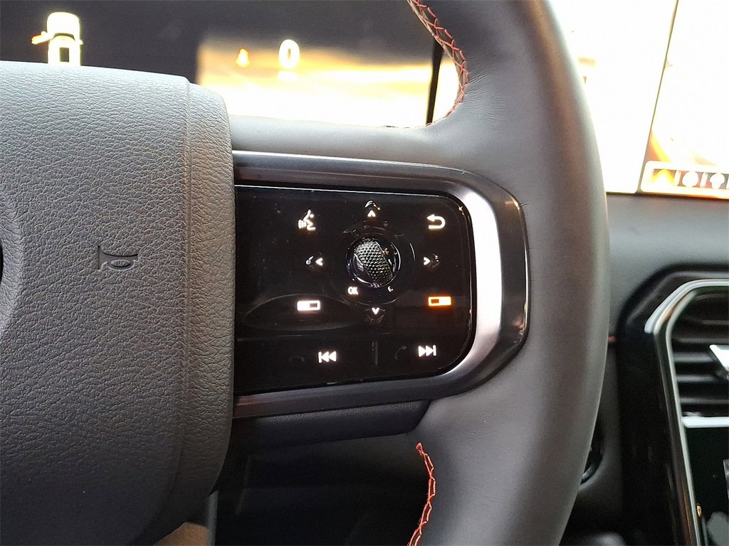 Used 2025 Nissan Armada PRO-4X image 22