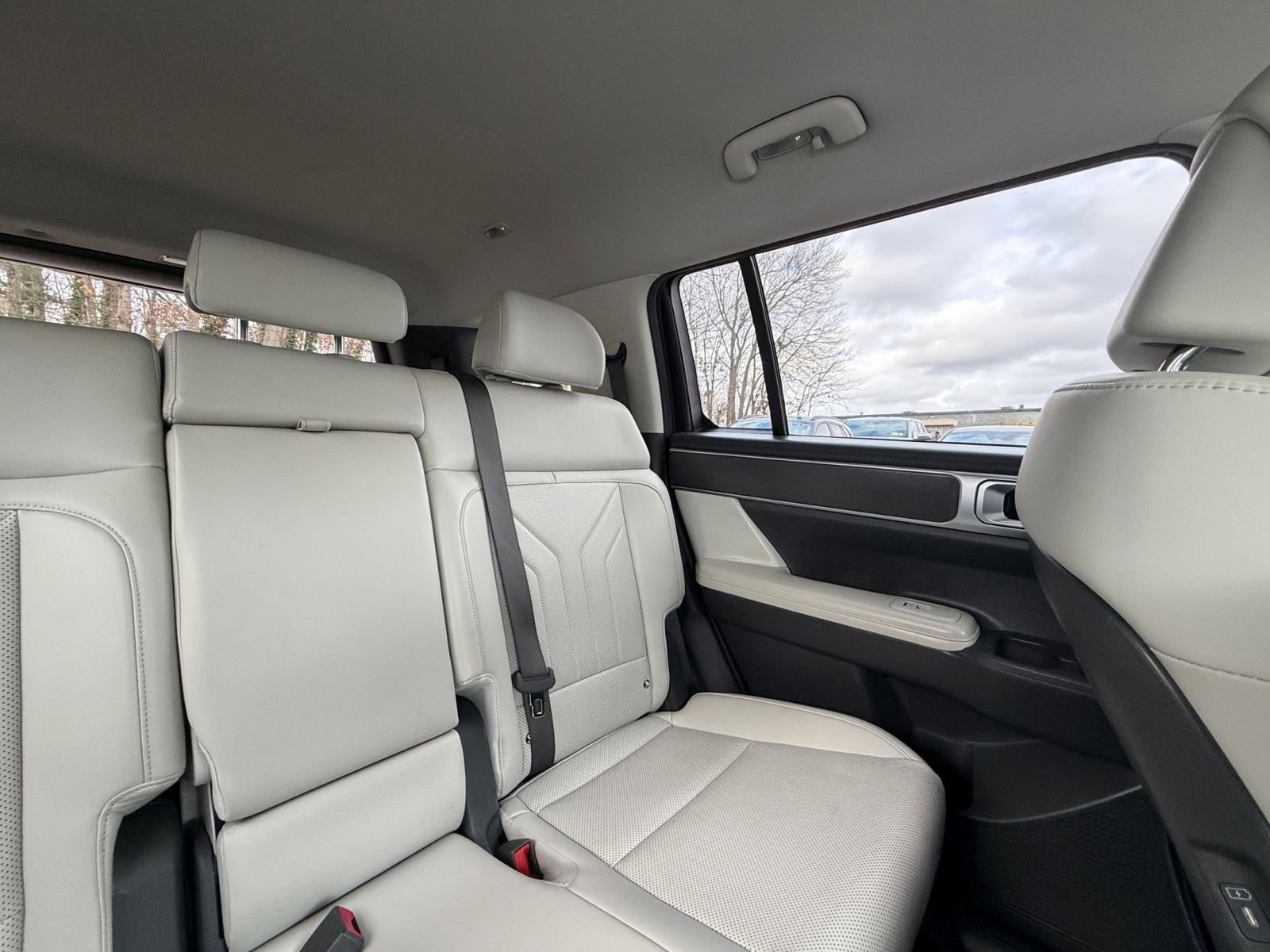 Used 2025 Hyundai Santa Fe SEL image 38