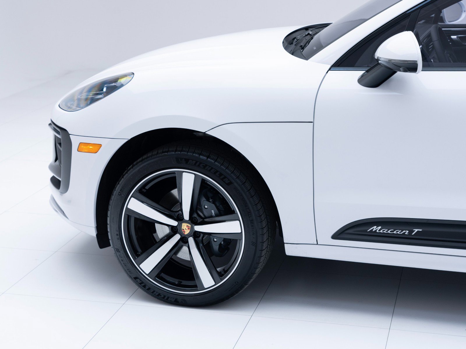 New 2026 Porsche Macan Turbo image 11