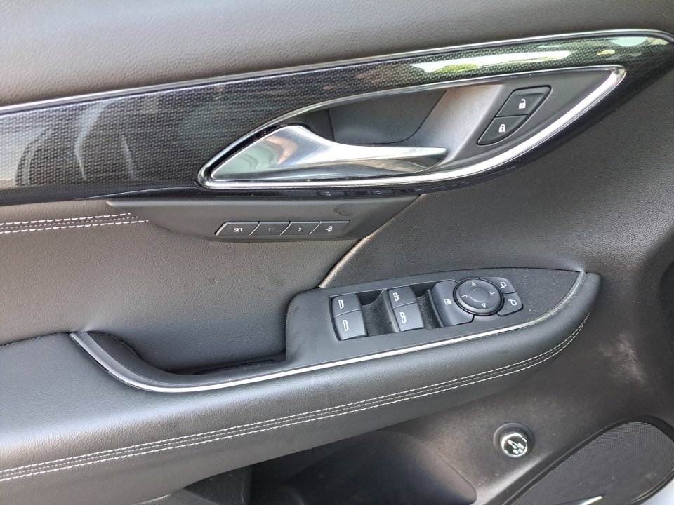 Used 2023 Buick Envision Essence w/ Technology Package I AWD/4WD image 30