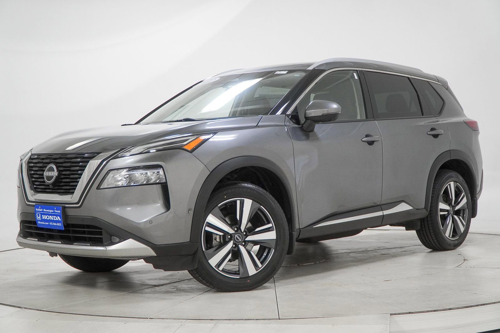 Used 2022 Nissan Rogue Platinum w/ Head-Up Display Package image 1