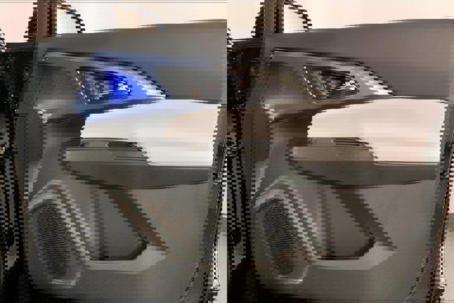 Used 2025 Chevrolet Equinox EV LT FWD image 25