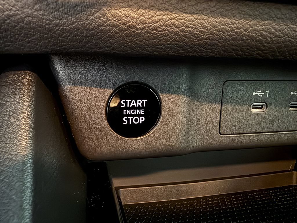 Certified 2026 Nissan Rogue SV AWD/4WD image 32