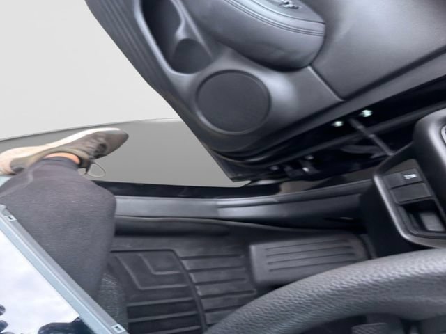 Certified 2025 Honda HR-V LX image 34