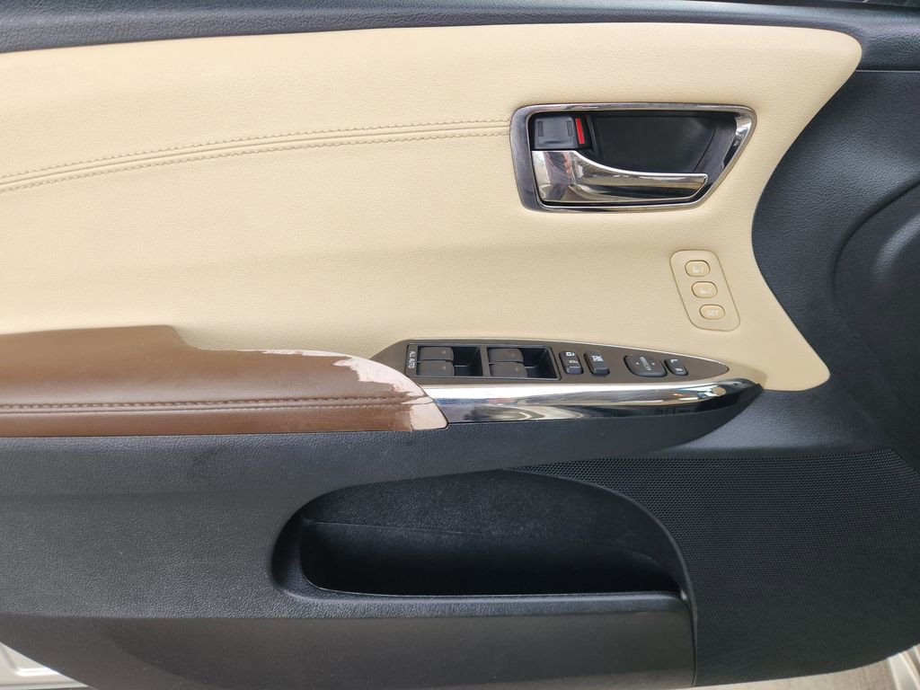 Used 2018 Toyota Avalon XLE Premium FWD image 23
