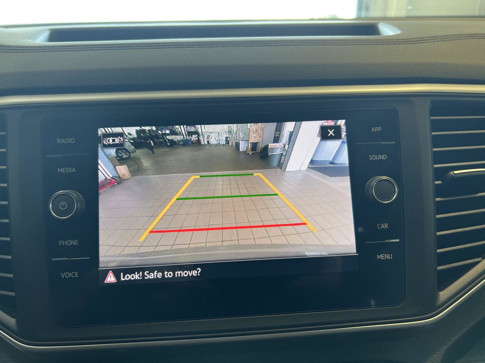 Used 2021 Volkswagen Atlas Cross Sport SE w/ Panoramic Sunroof Package AWD/4WD image 26