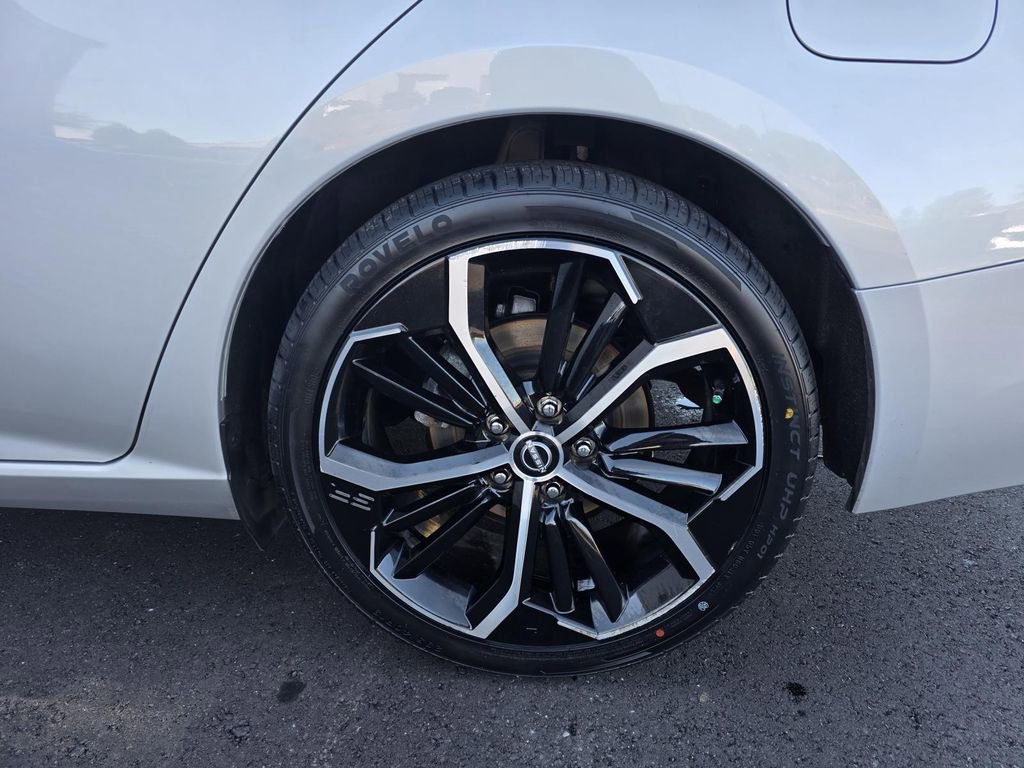 Used 2024 Nissan Altima 2.5 SR image 10