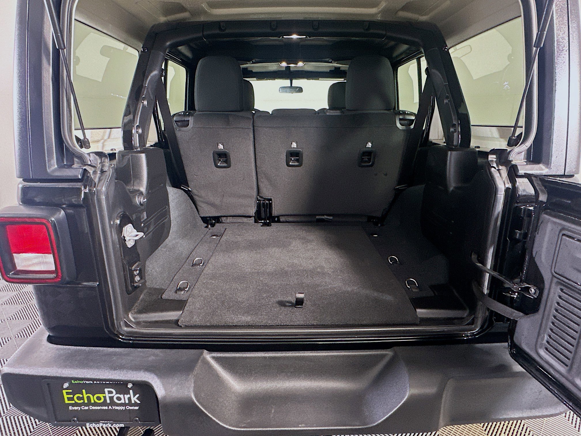 Used 2022 Jeep Wrangler Sport S AWD/4WD image 29