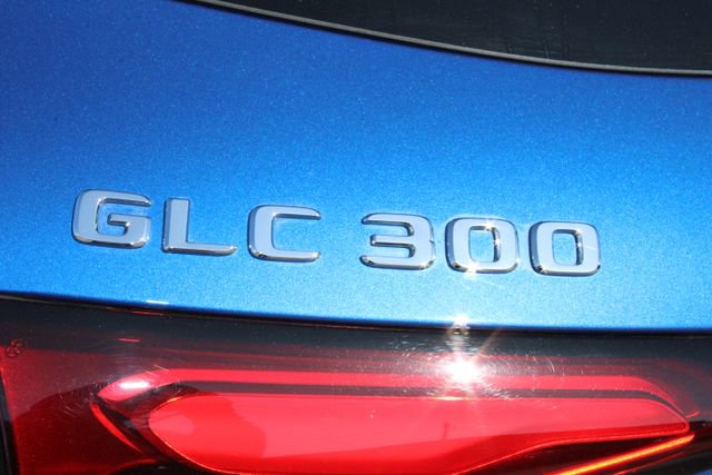 Used 2025 Mercedes-Benz GLC 300 image 9