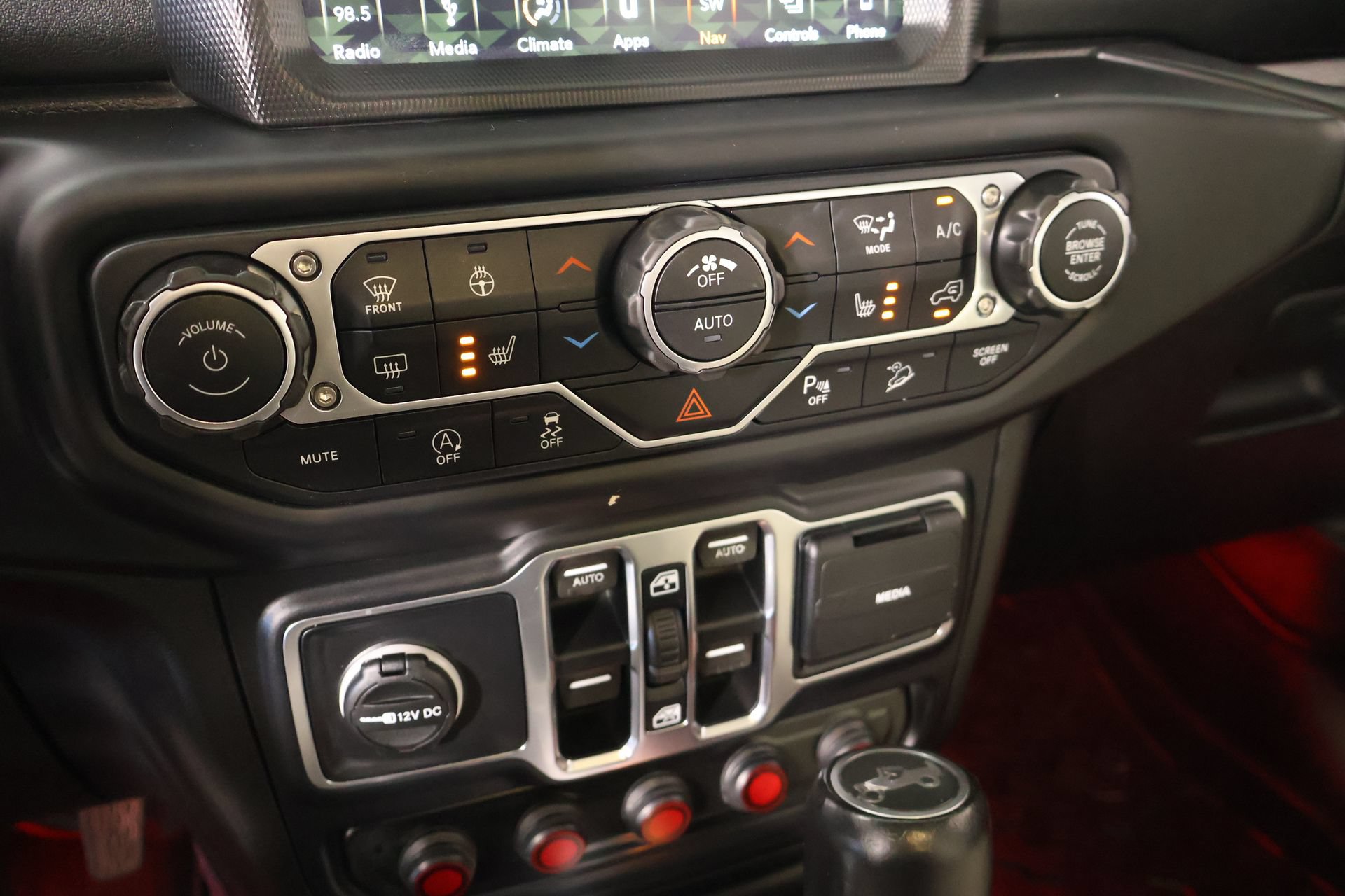 Used 2019 Jeep Wrangler Unlimited Sahara AWD/4WD image 8