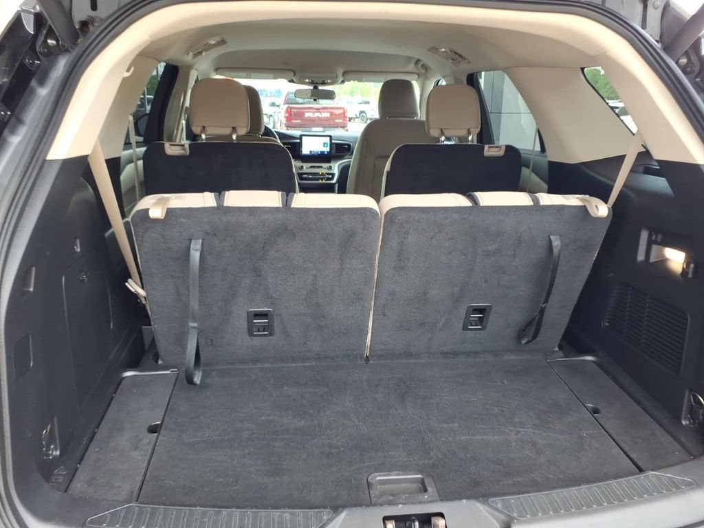 Used 2022 Ford Explorer XLT AWD/4WD image 17