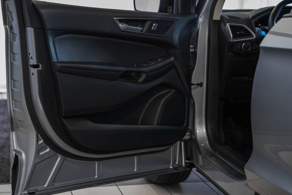 Used 2022 Ford Edge SE image 34