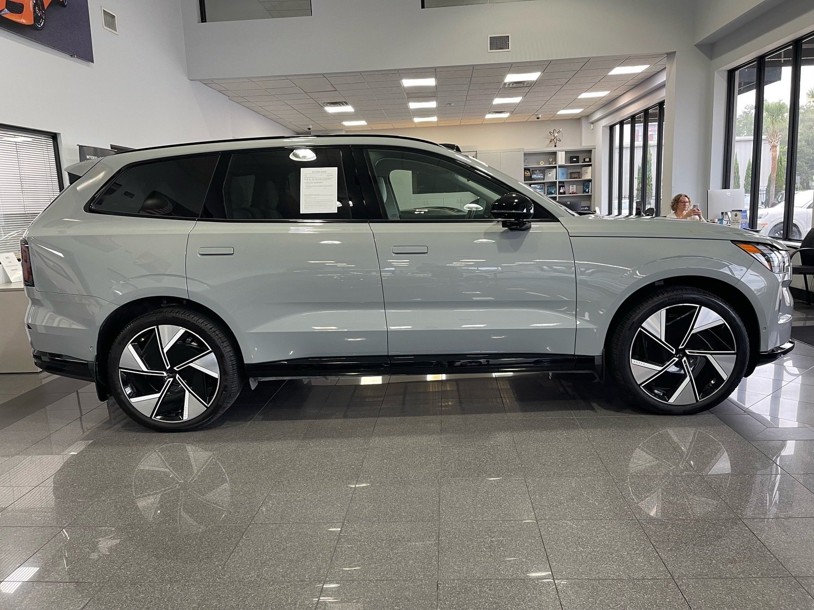 Used 2025 Volvo EX90 Ultra AWD/4WD image 6