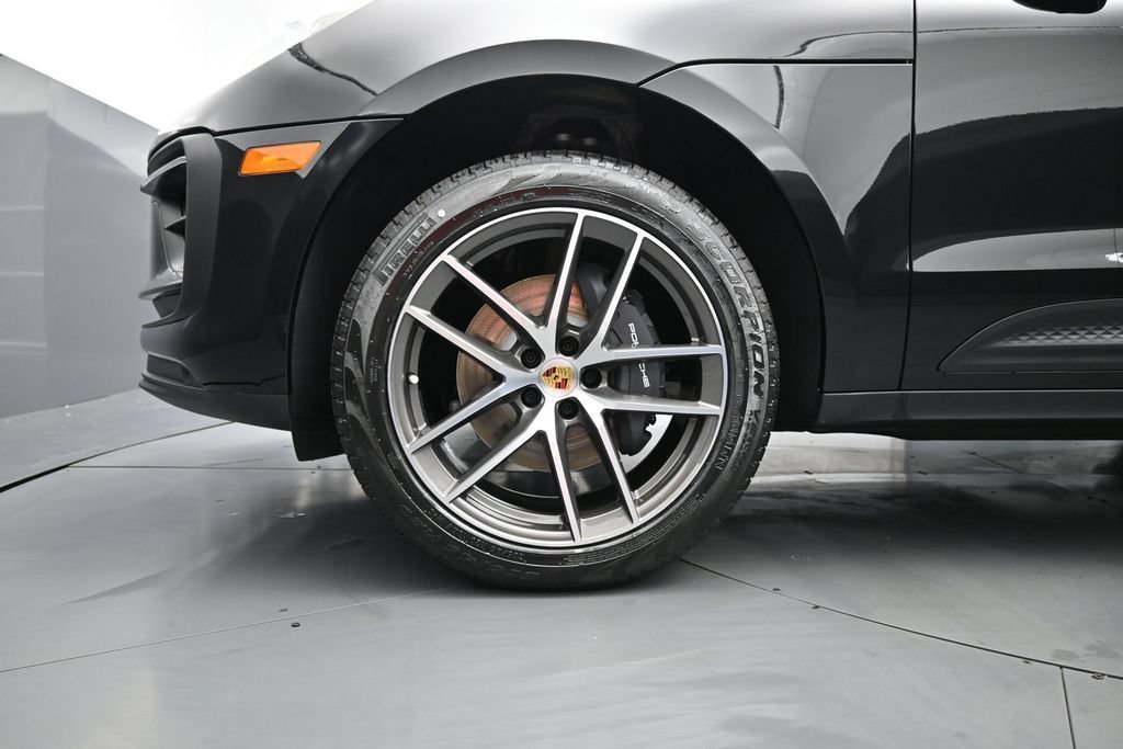 New 2026 Porsche Macan AWD/4WD image 7