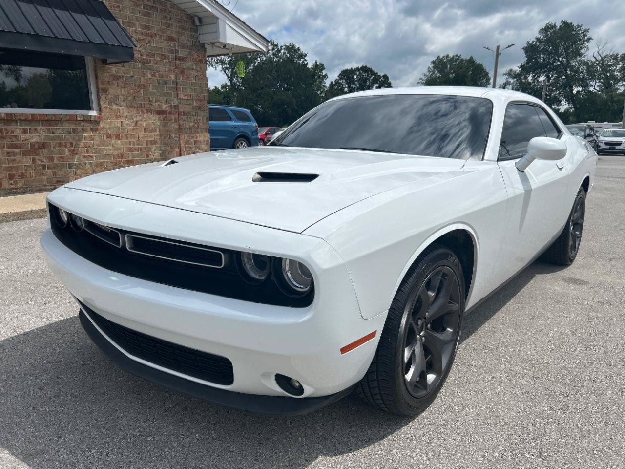 Used 2019 Dodge Challenger SXT w/ Plus Package RWD image 1
