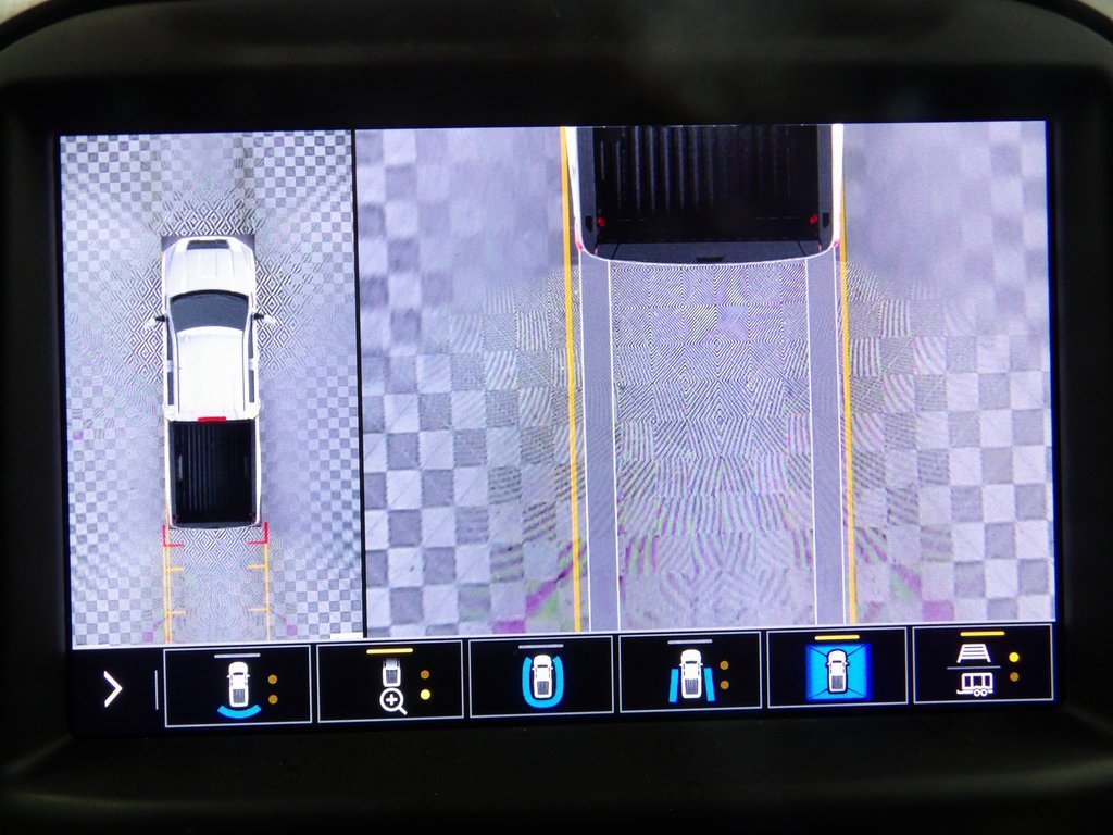 Used 2023 GMC Sierra 3500 Denali w/ Technology Package image 16