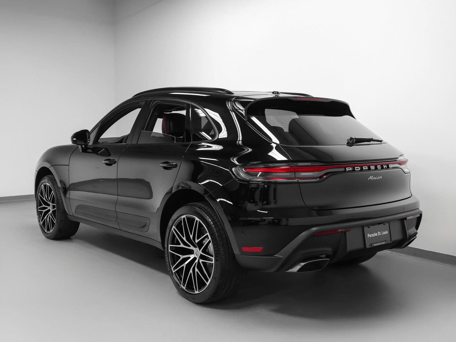 New 2026 Porsche Macan AWD/4WD image 3