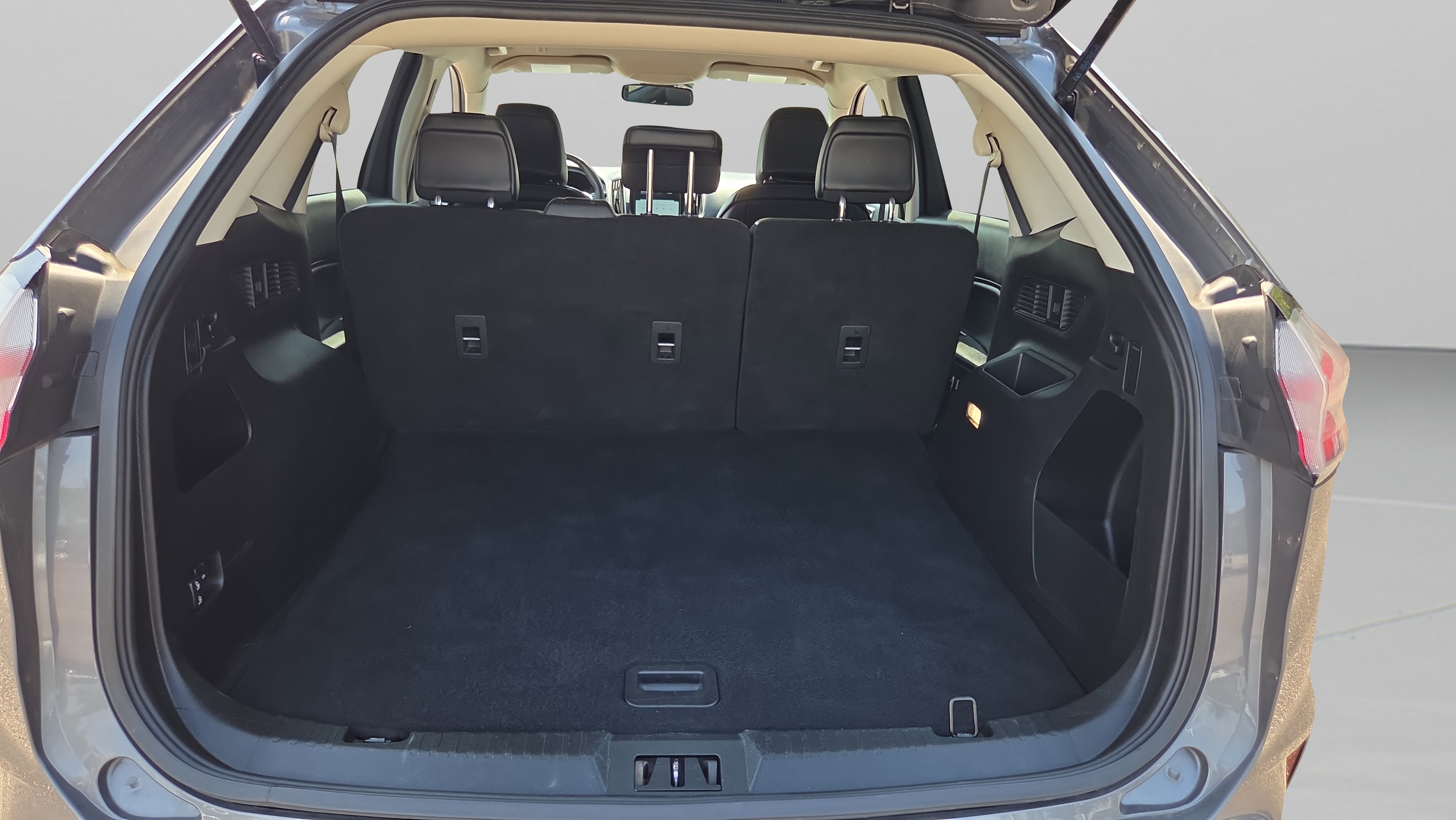 Used 2024 Ford Edge SEL AWD/4WD image 13